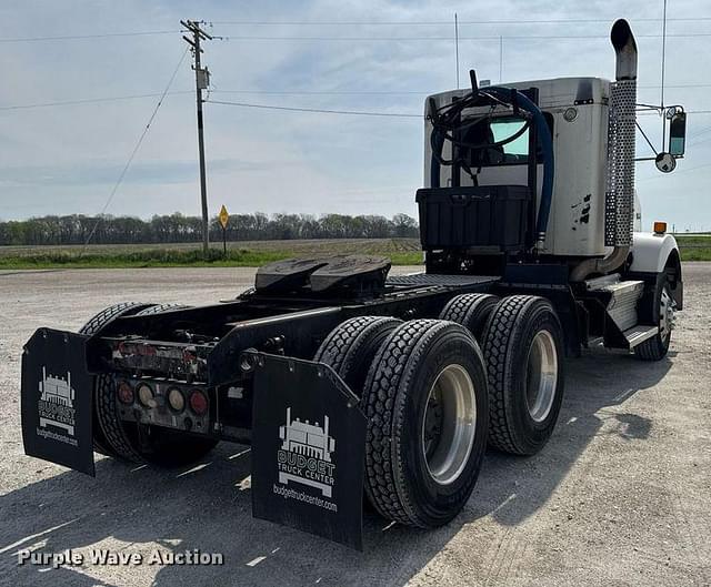 Image of Kenworth T800 equipment image 4