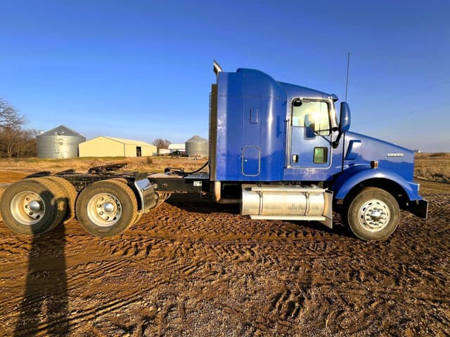 Image of Kenworth T800 equipment image 3