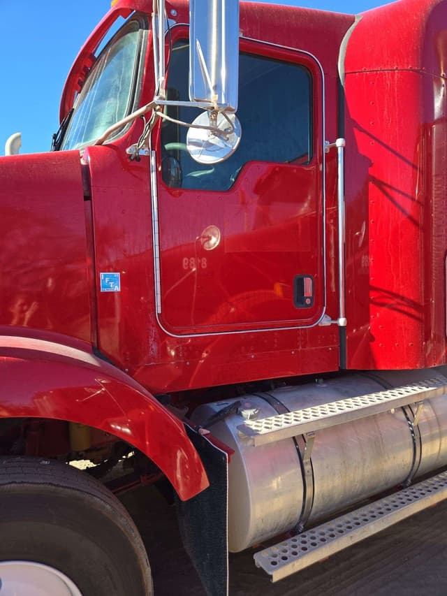 Image of Kenworth T800 equipment image 4