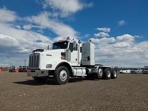 2009 Kenworth T800 Image