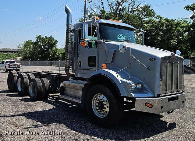 Image of Kenworth T800 equipment image 2