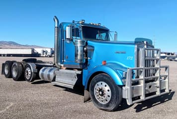Main image Kenworth W900