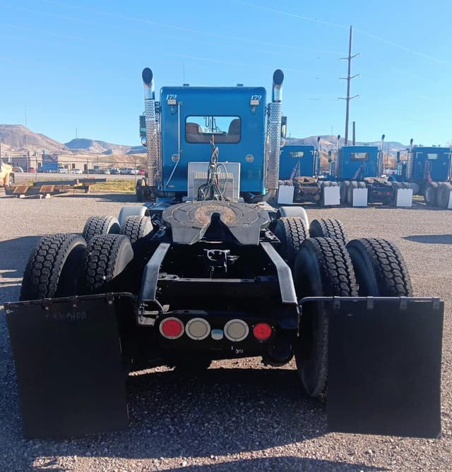 Image of Kenworth W900 equipment image 3