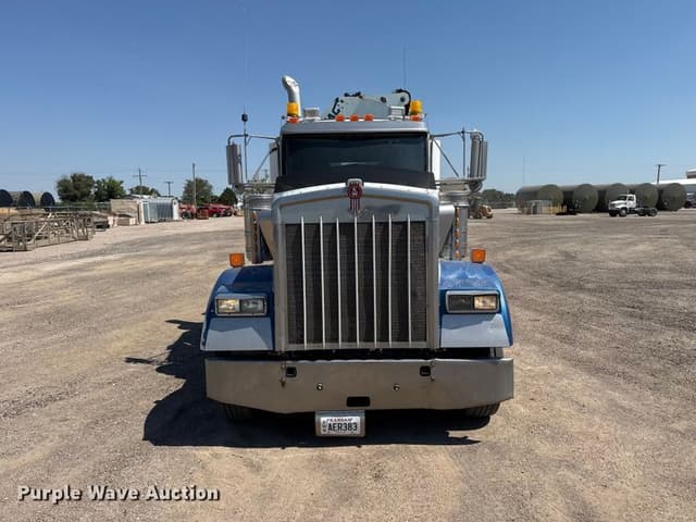 Image of Kenworth W900 equipment image 1