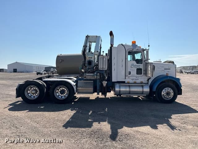 Image of Kenworth W900 equipment image 3