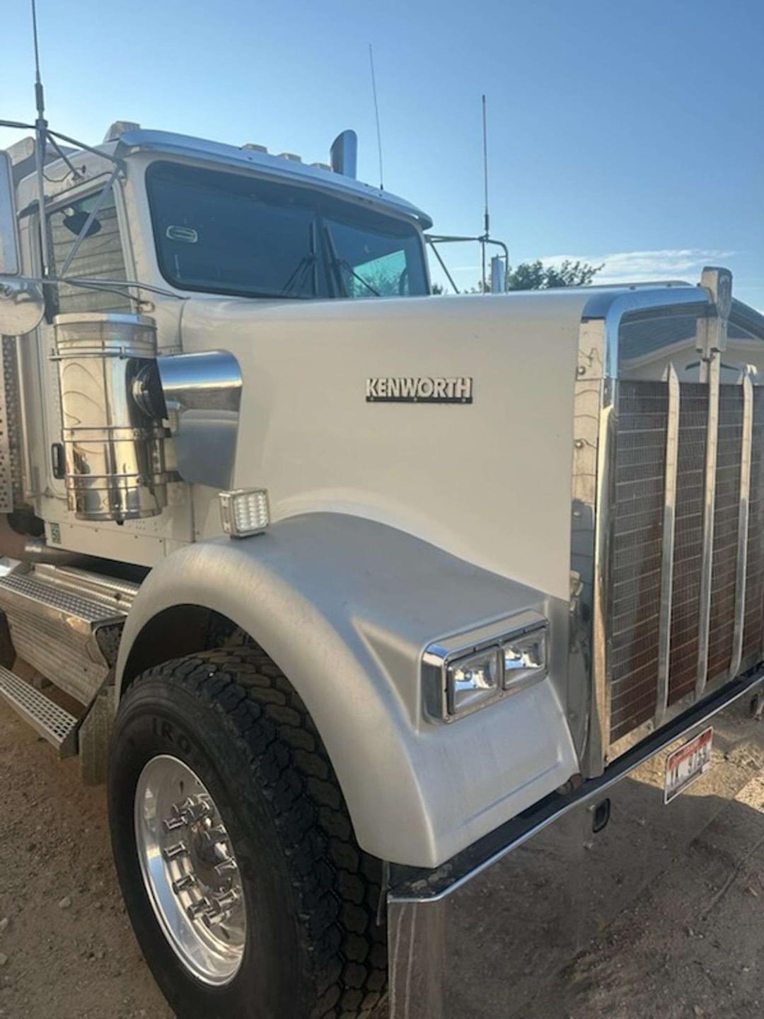 Image of Kenworth W900 Image 1