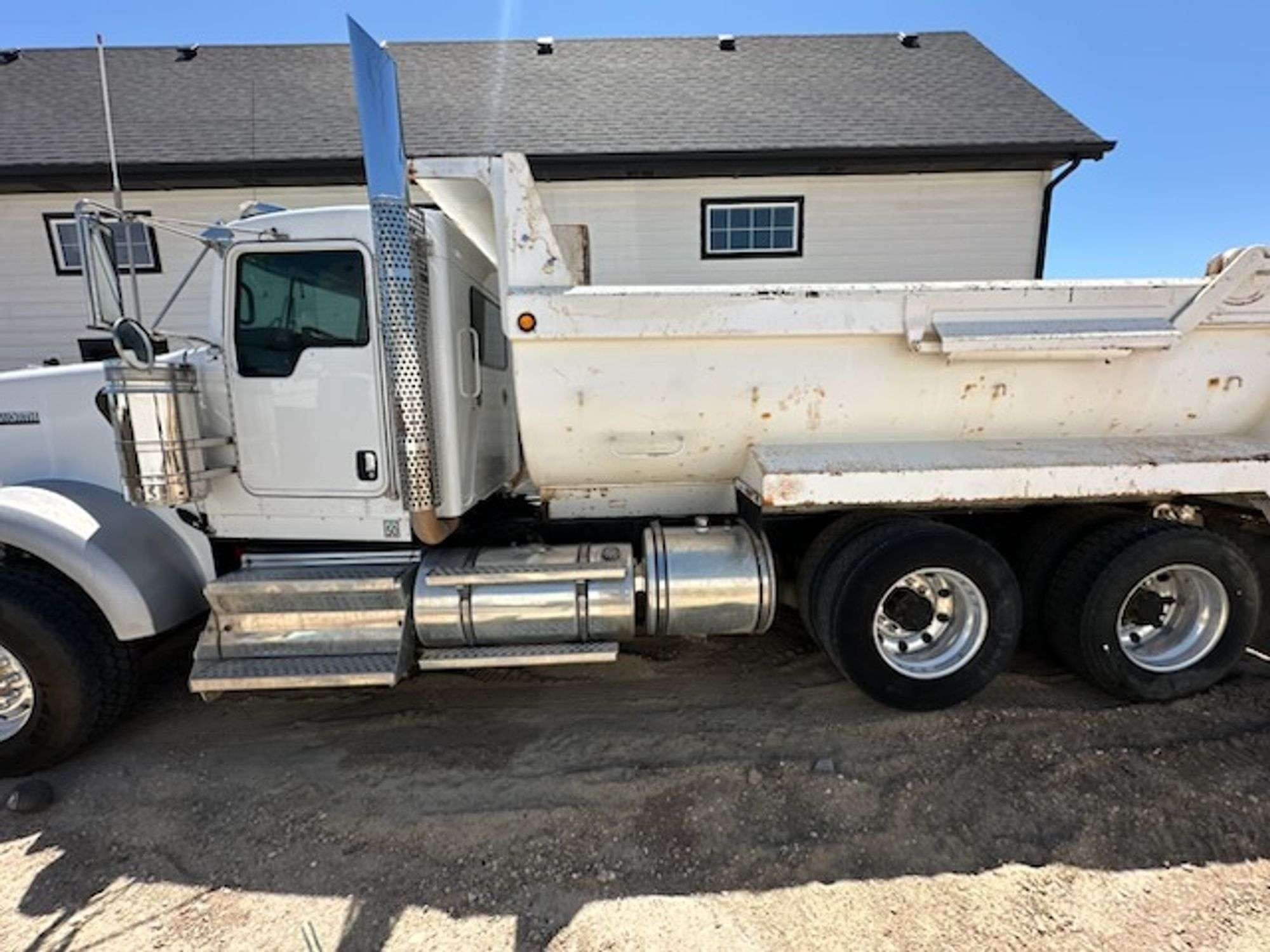 2009 Kenworth W900 Equipment Image0