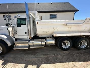 Main image Kenworth W900