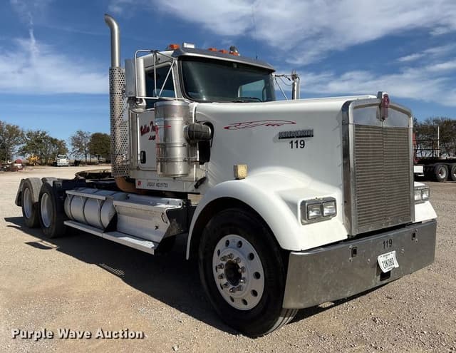 Image of Kenworth W900 equipment image 2