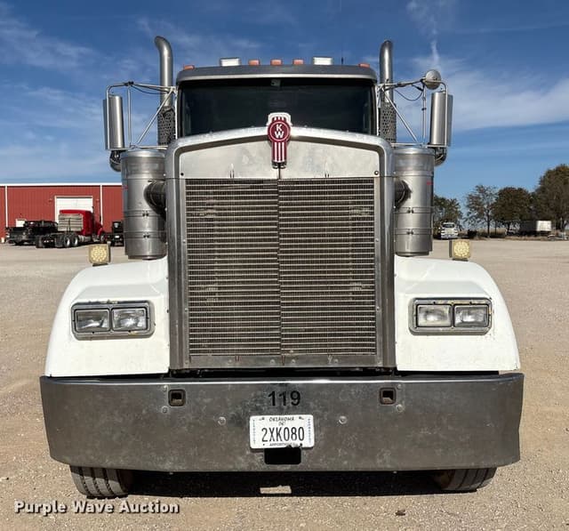 Image of Kenworth W900 equipment image 1