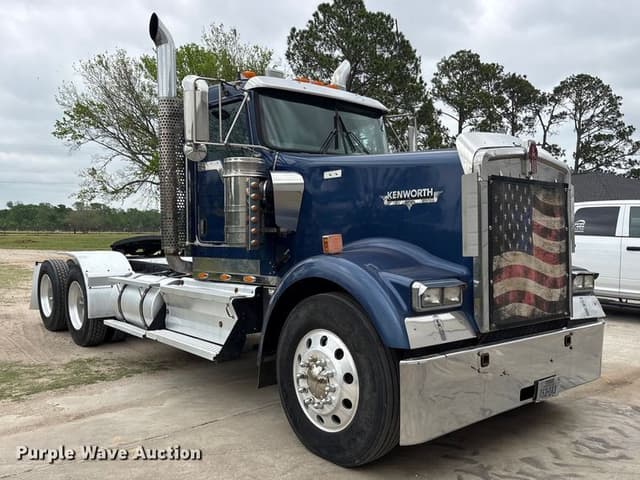 Image of Kenworth W900 equipment image 2