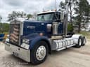 2009 Kenworth W900 Image