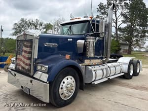 2009 Kenworth W900 Image