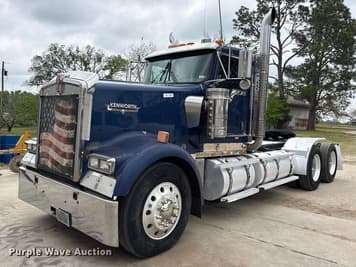 Main image Kenworth W900