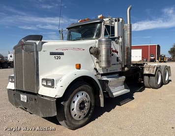 Main image Kenworth W900