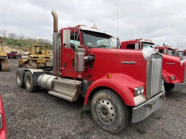 Image of Kenworth W900 equipment image 4