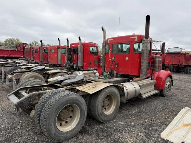 Image of Kenworth W900 equipment image 3