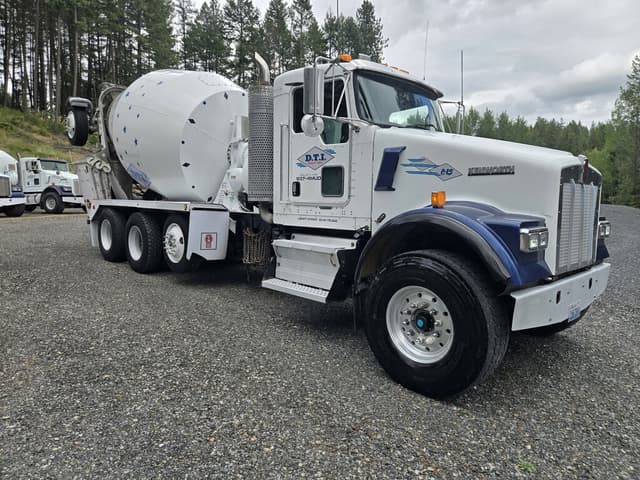 Image of Kenworth W900B equipment image 2