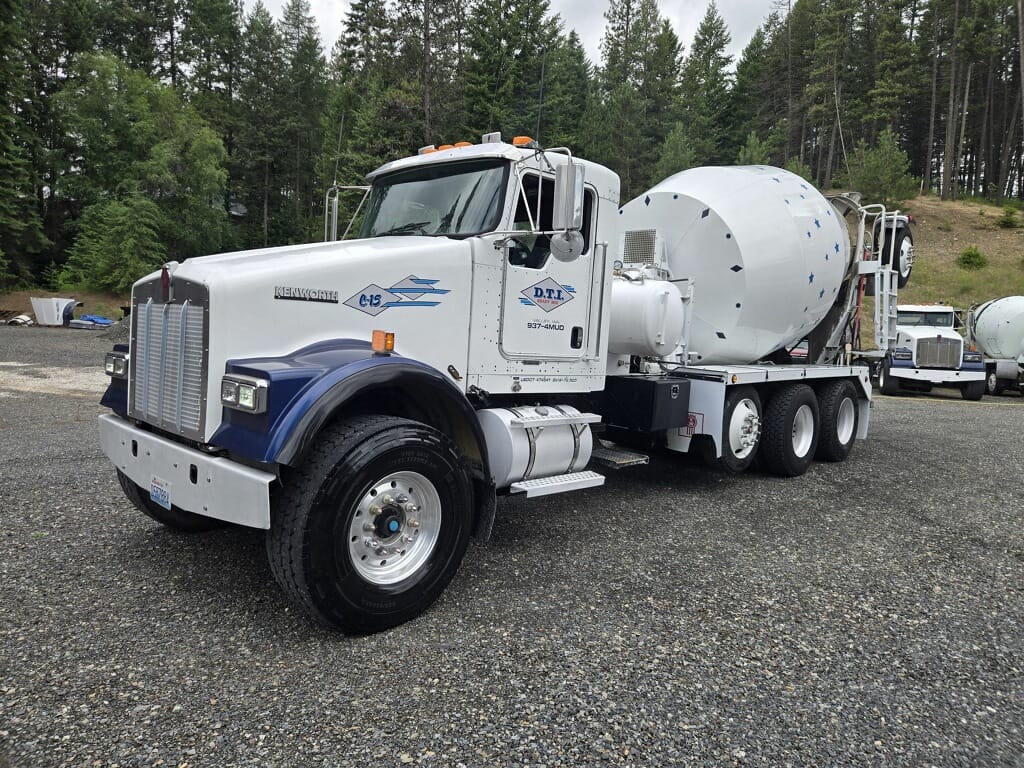 2009 Kenworth W900B Equipment Image0