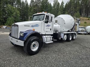 2009 Kenworth W900B Image