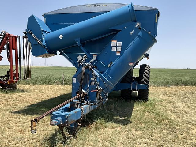 Image of Kinze 1050 equipment image 1