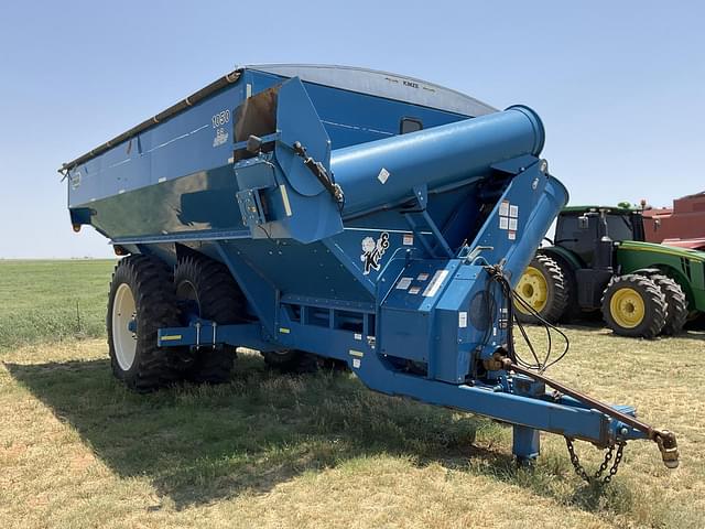 Image of Kinze 1050 equipment image 2