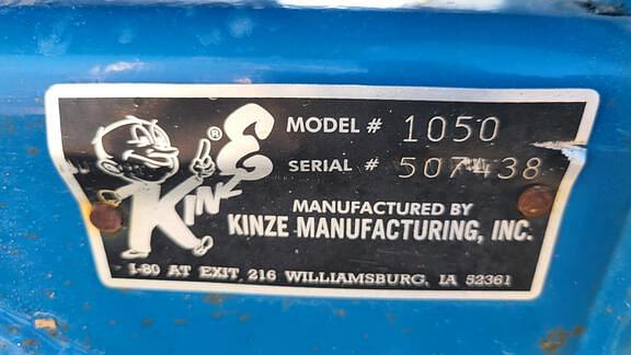 Image of Kinze 1050 equipment image 4