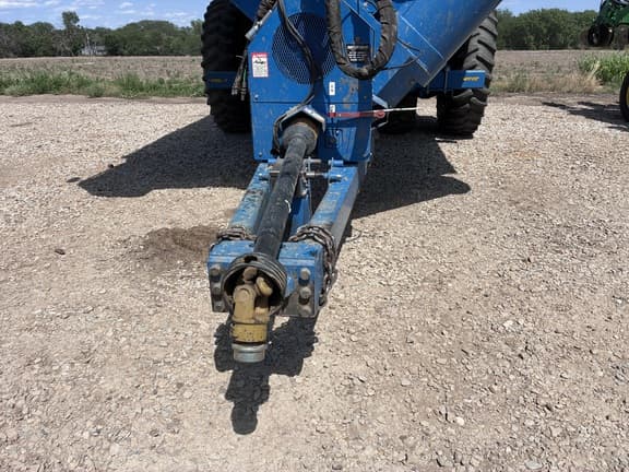 Image of Kinze 1050 equipment image 3