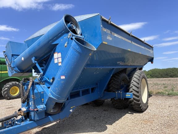 Image of Kinze 1050 equipment image 1