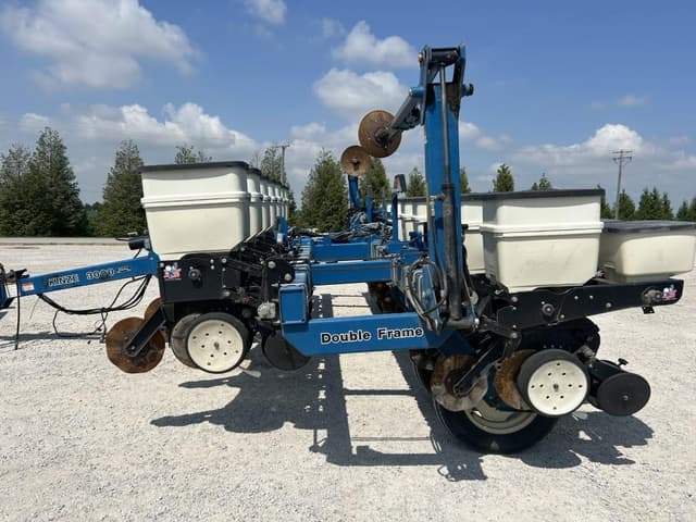 Image of Kinze 3000 equipment image 2