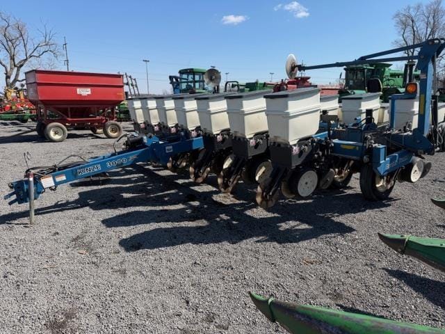 2009 Kinze 3000 Equipment Image0