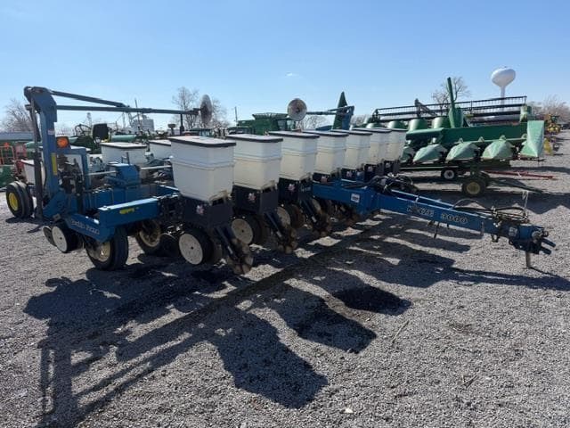 Image of Kinze 3000 equipment image 1