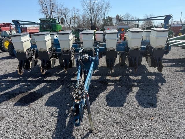 Image of Kinze 3000 equipment image 2