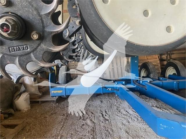 Image of Kinze 3500 equipment image 4