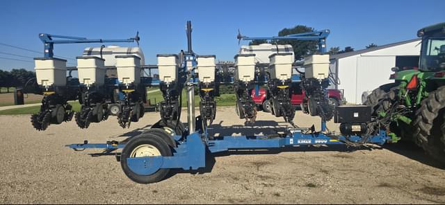 Image of Kinze 3500 equipment image 1