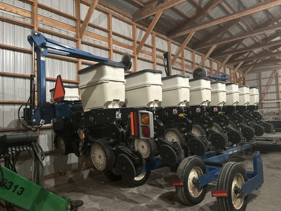 Image of Kinze 3500 equipment image 1