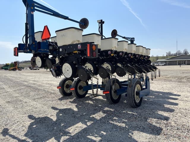Image of Kinze 3500 equipment image 4