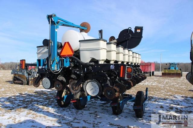 Image of Kinze 3500 equipment image 2