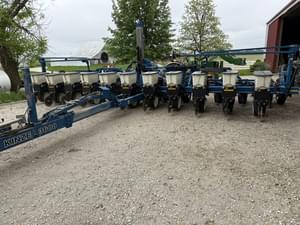 2009 Kinze 3600 Image