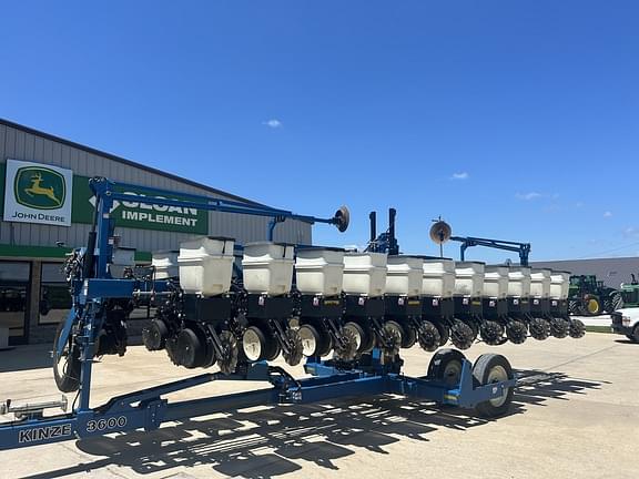 Image of Kinze 3600 Primary image