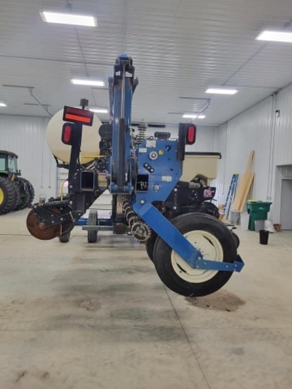 Image of Kinze 3600 equipment image 2