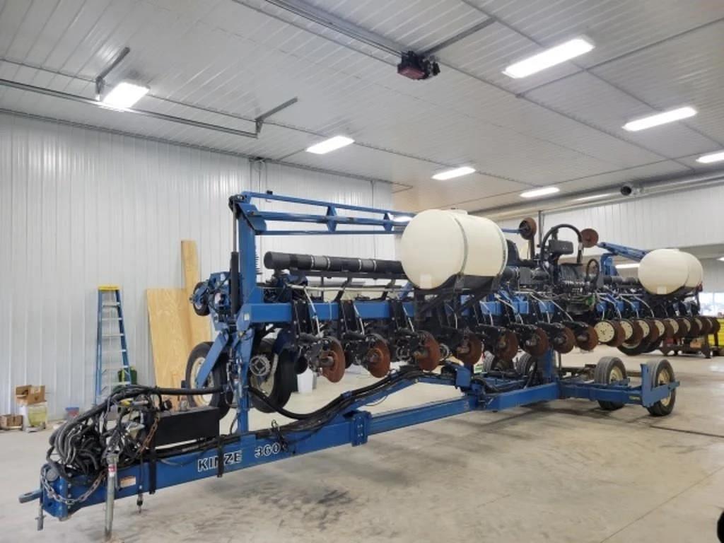 Image of Kinze 3600 Primary image