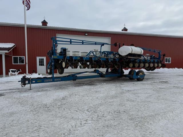 Image of Kinze 3600 equipment image 2