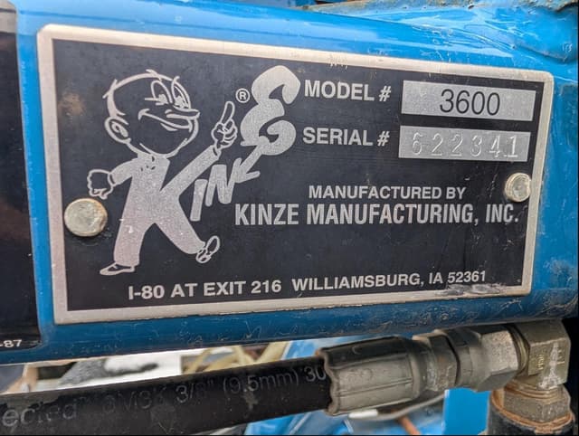 Image of Kinze 3600 equipment image 4