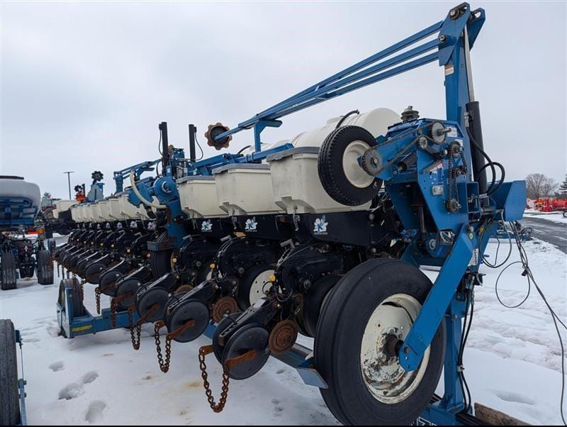 2009 Kinze 3600 Equipment Image0