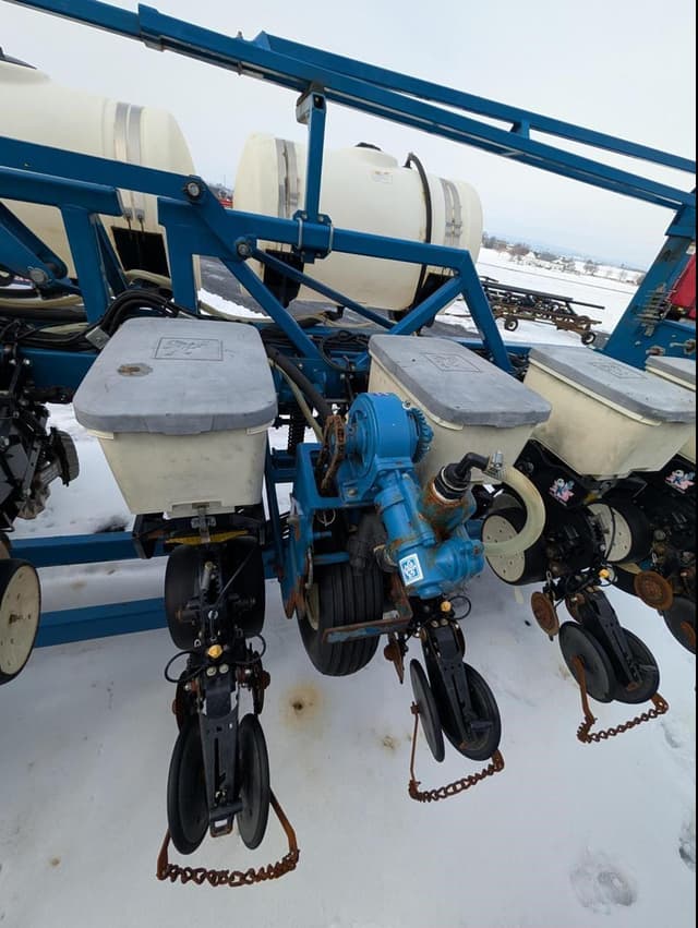 Image of Kinze 3600 equipment image 3