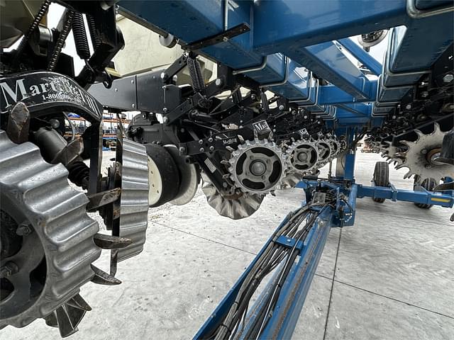 Image of Kinze 3600 equipment image 2