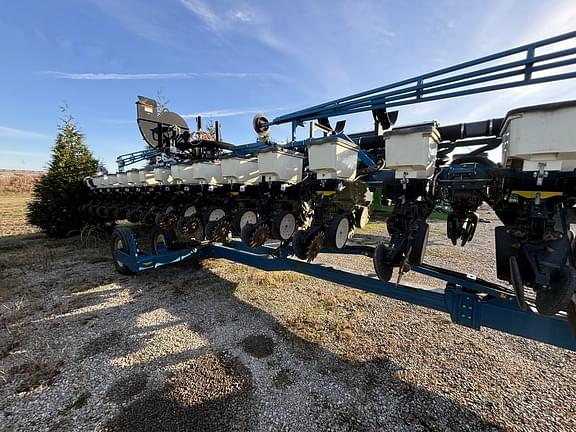 Image of Kinze 3600 equipment image 4