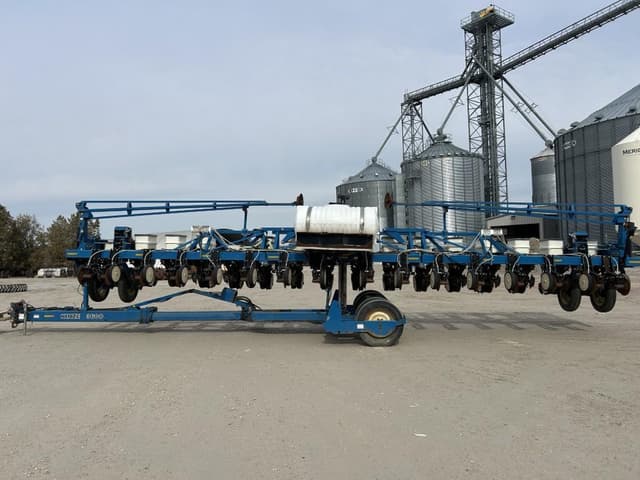 Image of Kinze 3600 equipment image 2