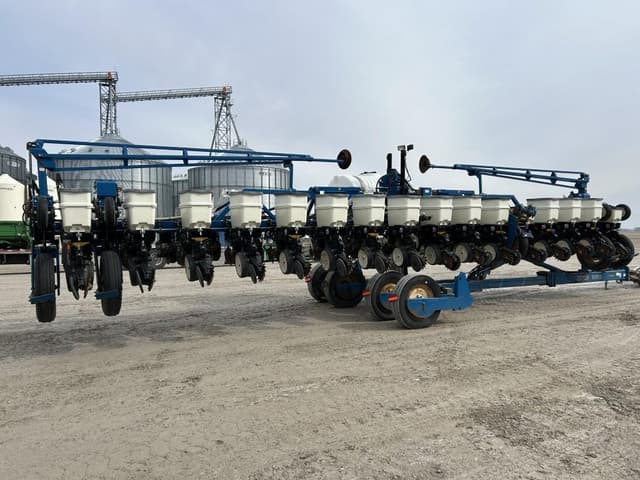 Image of Kinze 3600 equipment image 4